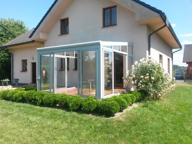 bílá zimní zahrada